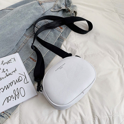 Geanta casual dama din piele ecologica cu inscriptie in mai multe culori