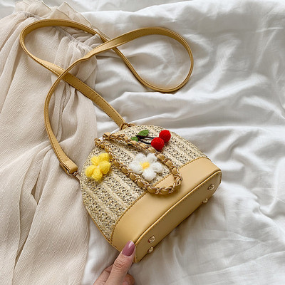 Geanta de dama moderna din piele ecologica cu element 3D in patru culori