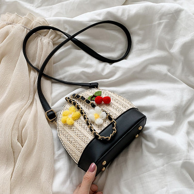 Geanta de dama moderna din piele ecologica cu element 3D in patru culori