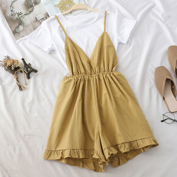 Set modern pentru femei care include un tricou și salopetă în mai multe culori