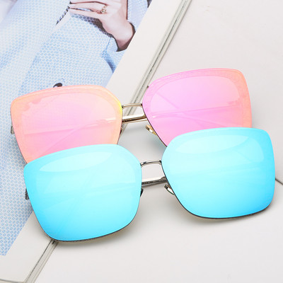 Модерни дамски слънчеви очила с огледално стъкло в няколко цвята 