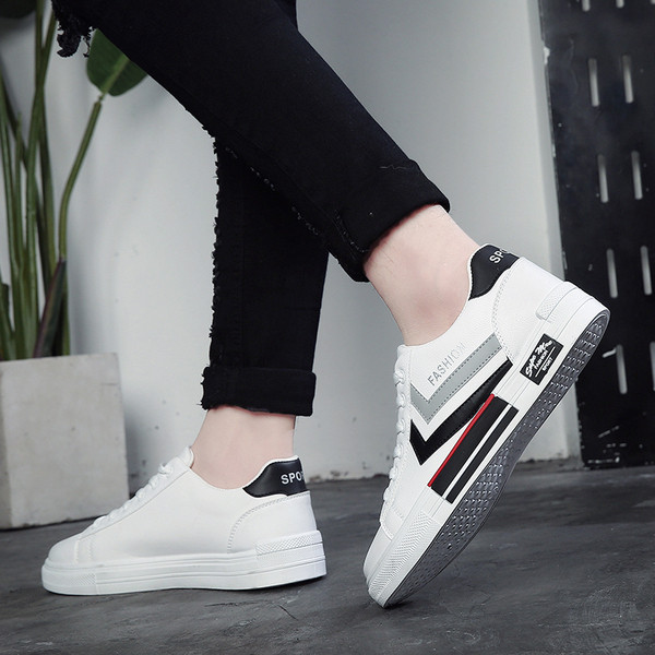 Adidași casual bărbați cu inscripție - în două culori