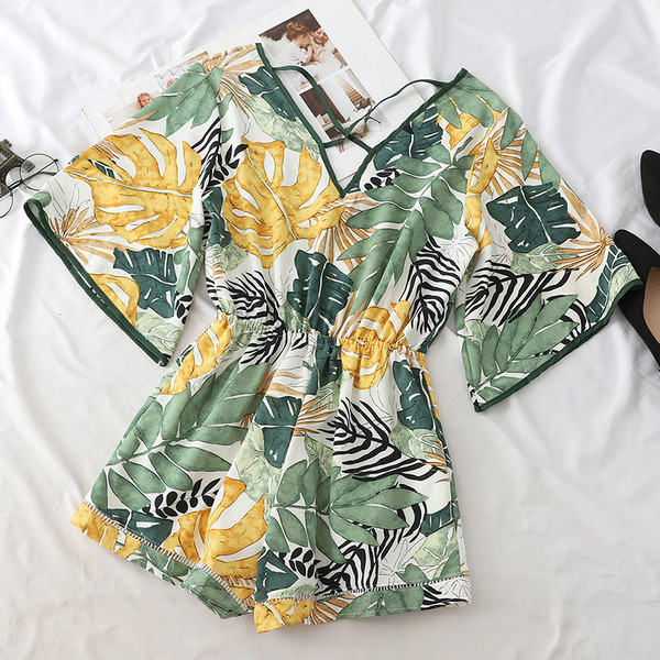 Стилен дамски гащеризон с флорални мотиви и къс гащеризон в два цвята