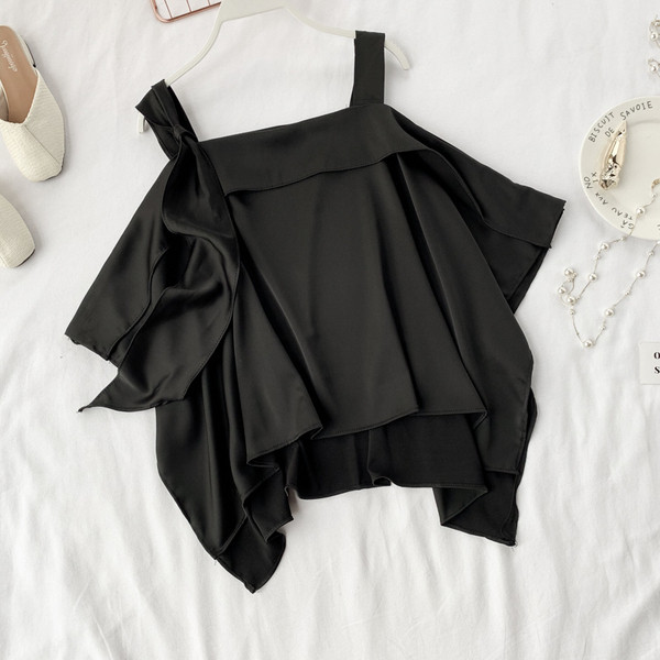 Női modern blúz pántokkal több színben