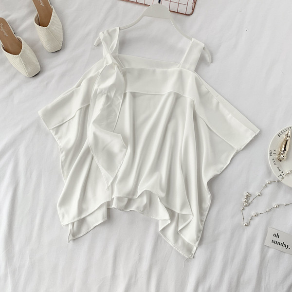 Női modern blúz pántokkal több színben