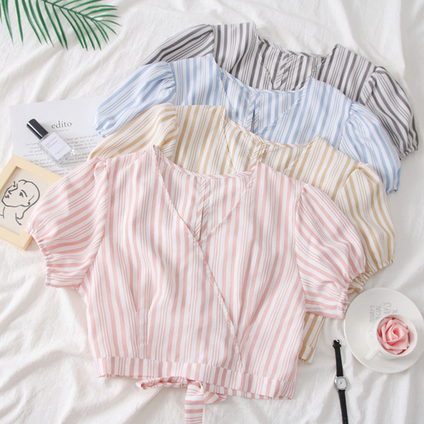 Стилна раирана блуза с V-образно деколте в няколко цвята