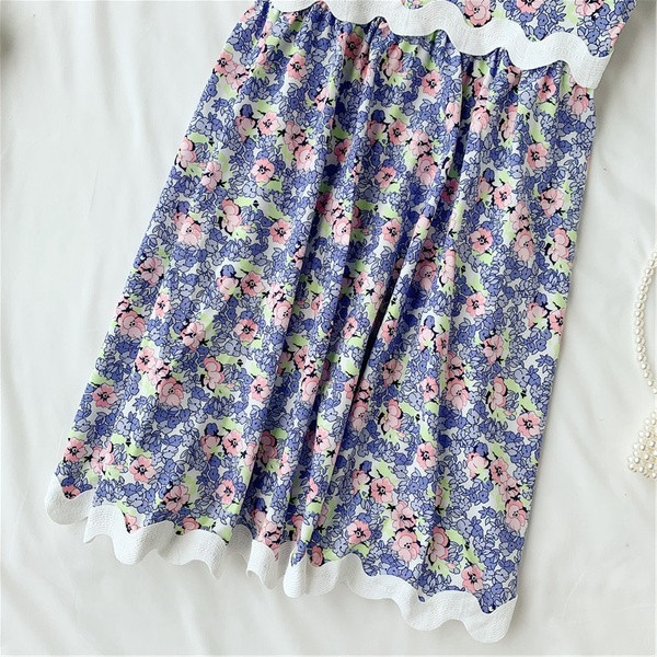 Rochie moderna de dama cu decolteu in V cu model floral