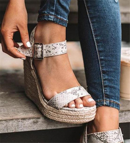 Sandale de dama moderne cu platforma din piele intoarsa ecologica