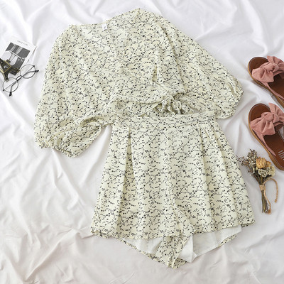 Κομψό γυναικείο σετ  μπλούζα και σορτς σε διάφορα χρώματα