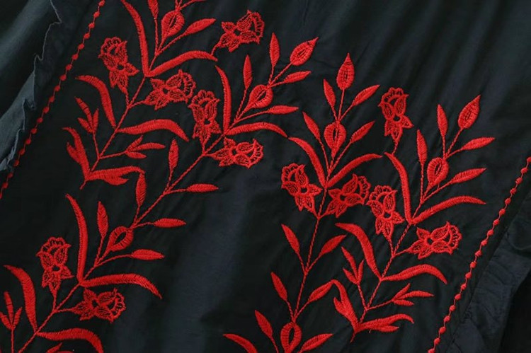 Rochie de dama din tul negru cu broderie