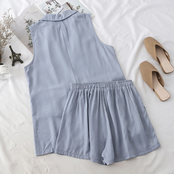 Set elegant pentru femei, care include o vestă și pantaloni scurți în mai multe culori