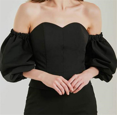 Bluză de damă modernă cu umerii goi și mâneci largi