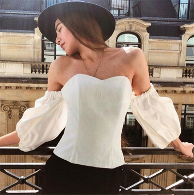 Bluză de damă modernă cu umerii goi și mâneci largi