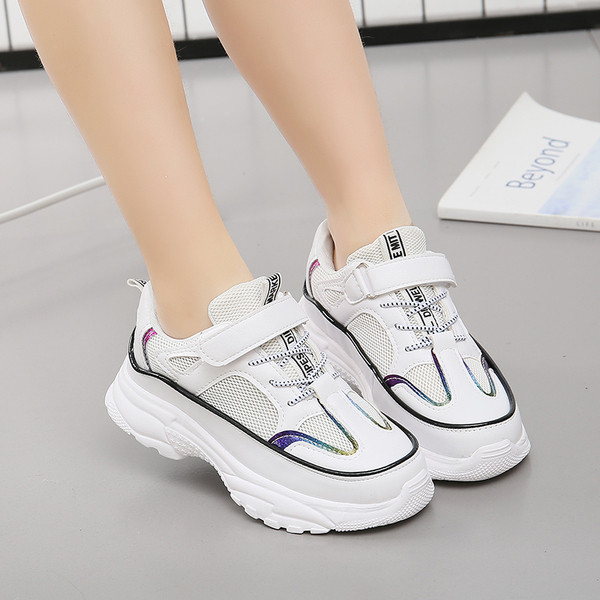 Adidasi copii pentru fete - in roz si alb