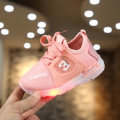 Világító gyerekcipő három színben lányoknak és fiúknak