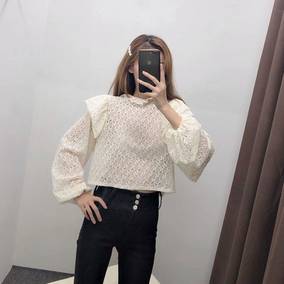 Bluză de damă din dantelă cu mâneci largi cu elastic în alb