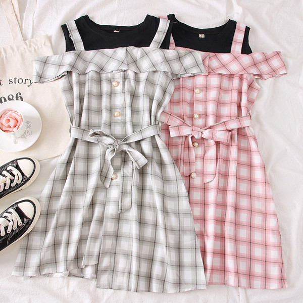 Rochie moderna de dama cu umerii goi si curea