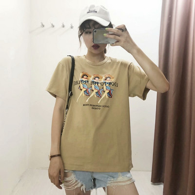 Ежедневна тениска с овално деколте и апликация