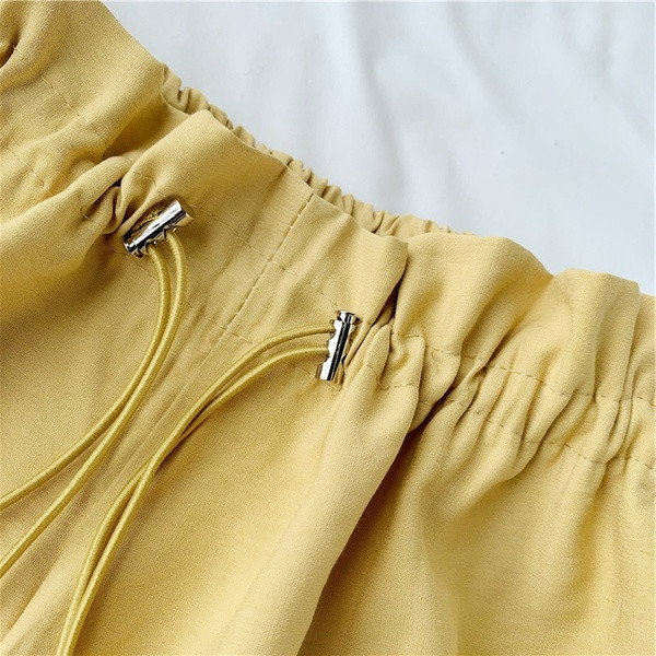 Pantaloni scurti de dama cu talie elastica in mai multe culori