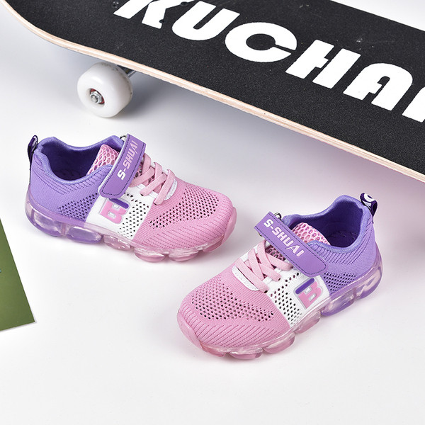 Adidași pentru copii în roz și roșu pentru fete și băieți