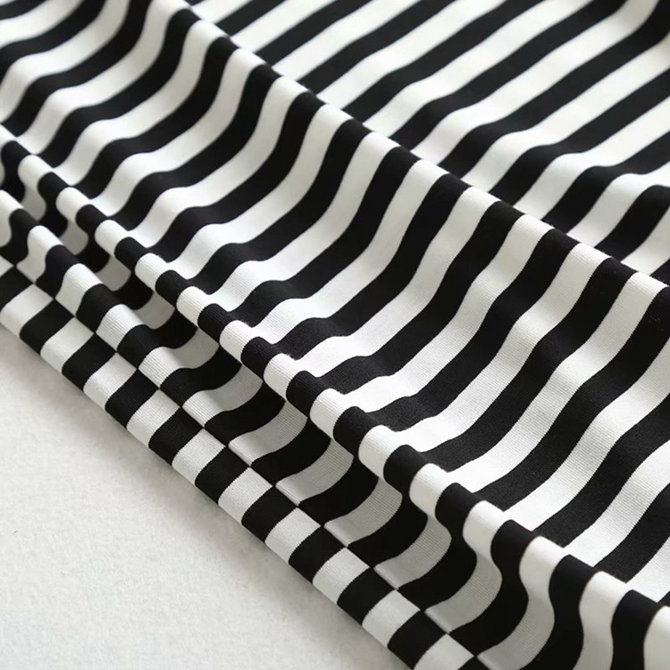 Tricou dama in dungi cu maneca scurta - model uni