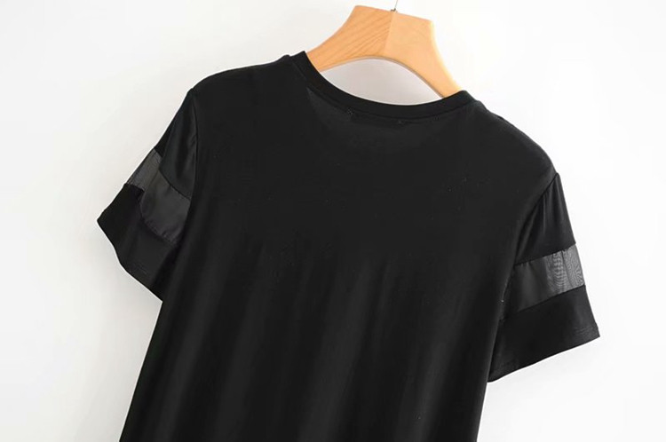 Tricou cu decolteu oval și mâneci scurte în alb și negru