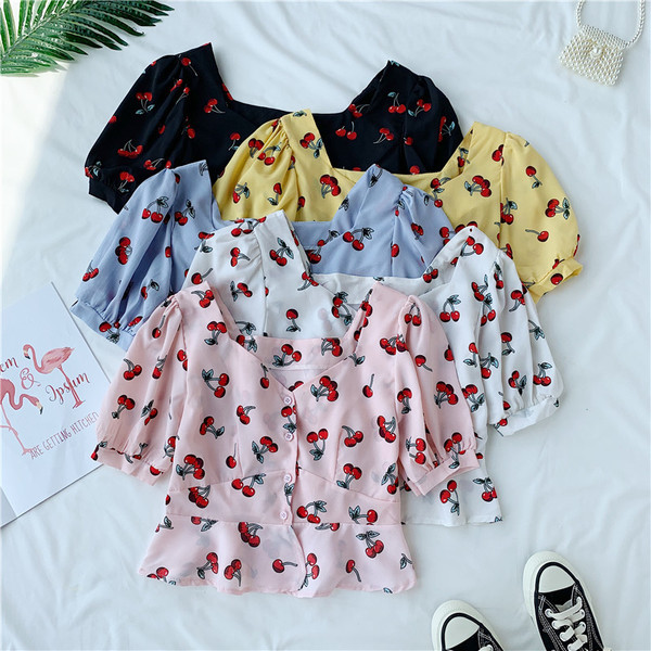 Bluza de dama cu maneca scurta si aplicatie colorata in mai multe culori