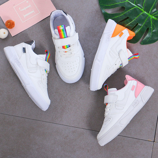 Tenisi actuali pentru copii in trei culori pentru fete