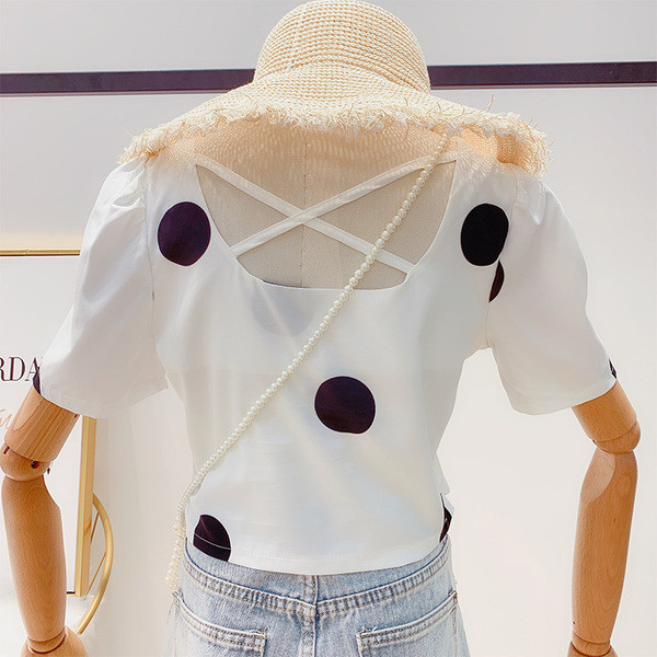 Bluză de damă scurtă cu buline cu mâneci scurte în trei culori