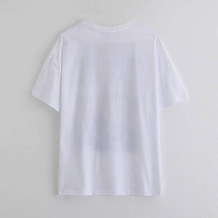 Tricou dama cu decolteu oval si maneci scurte alb cu aplicatie