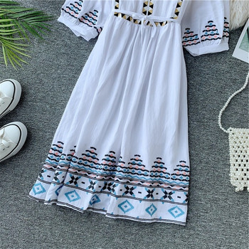 Дамска ежедневна рокля с бродерия в няколко цвята 