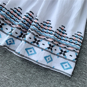 Дамска ежедневна рокля с бродерия в няколко цвята 