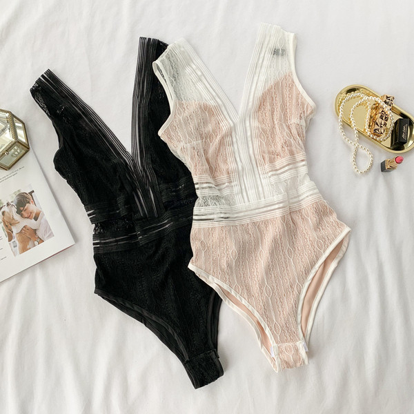 Model NOU plin de costume de baie dama cu dantela in doua culori