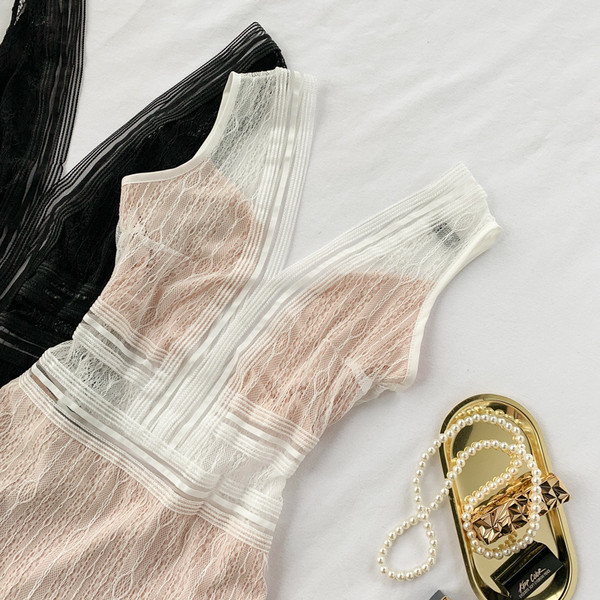 Model NOU plin de costume de baie dama cu dantela in doua culori