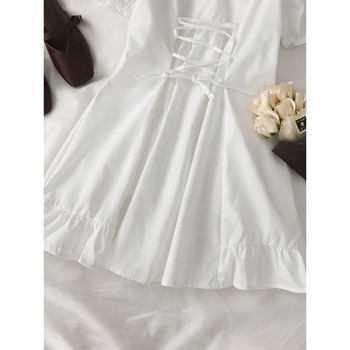 Модерна дамска рокля с къс ръкав и връзки в бял цвят