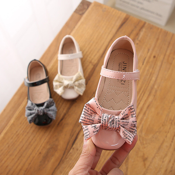 Pantofi moderni pentru copii in trei culori cu panglica