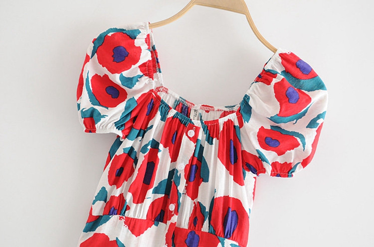 Bluza de dama cu nasturi pe toata lungimea si model floral