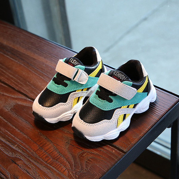 Adidași sport și de zi cu zi pentru copii pentru fete și băieți