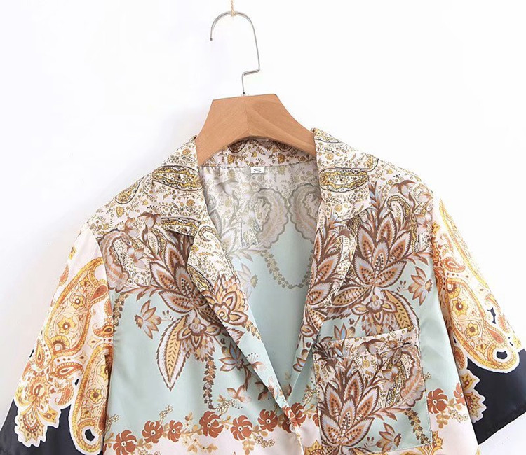 Cămașă de damă cu mâneci drepte și scurte cu model