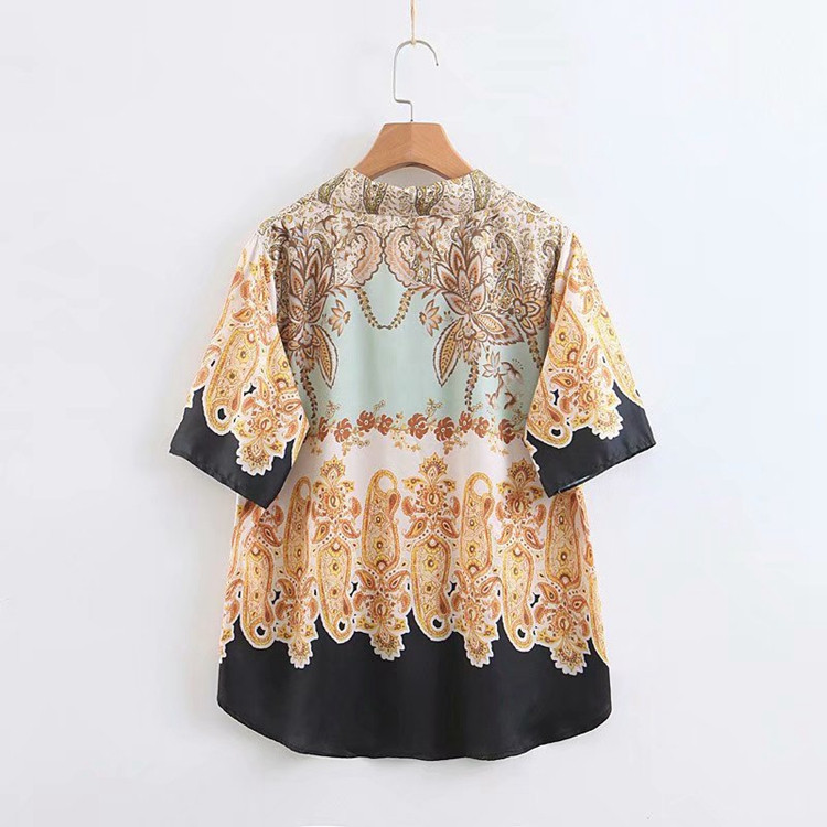 Cămașă de damă cu mâneci drepte și scurte cu model