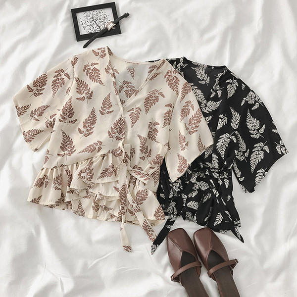 Bluză casual de damă cu mâneci scurte și decolteu adânc în trei culori