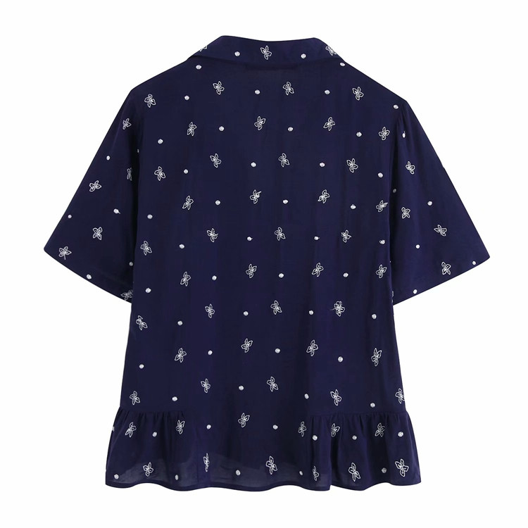 Дамска риза в син цвят с къс ръкав и бродерия