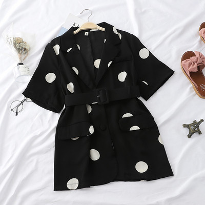 Стилно дамско сако с къс ръкав и колан в черен и бял цвят