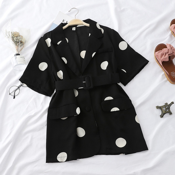 Стилно дамско сако с къс ръкав и колан в черен и бял цвят