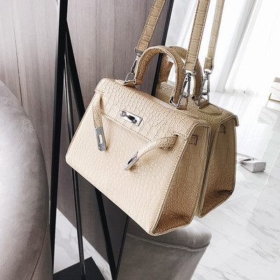 Geanta de dama eleganta din piele ecologica cu manere lungi si scurte