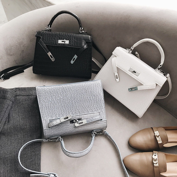 Geanta de dama eleganta din piele ecologica cu manere lungi si scurte