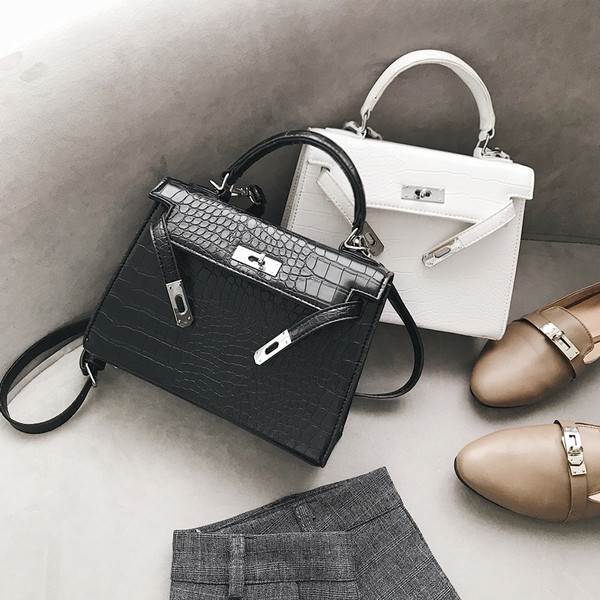 Geanta de dama eleganta din piele ecologica cu manere lungi si scurte