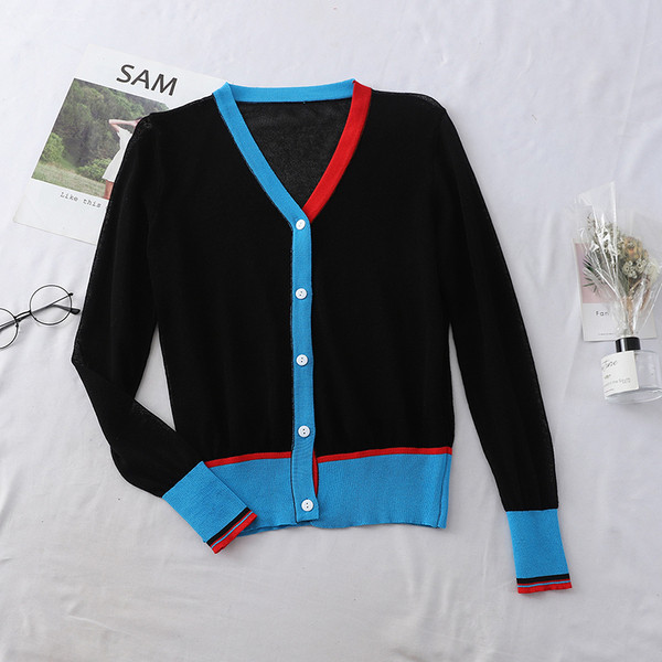 Vestă subțire de damă cu decolteu în V în negru și galben