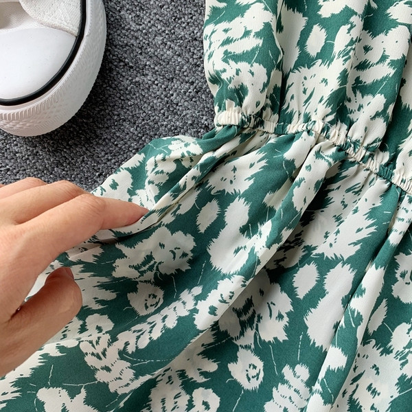 Дамски цветен гащеризон с тънки презрамки в три цвята