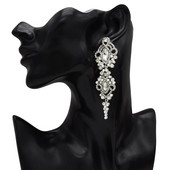 Cercei lungi de dama eleganti cu pietre in mai multe modele